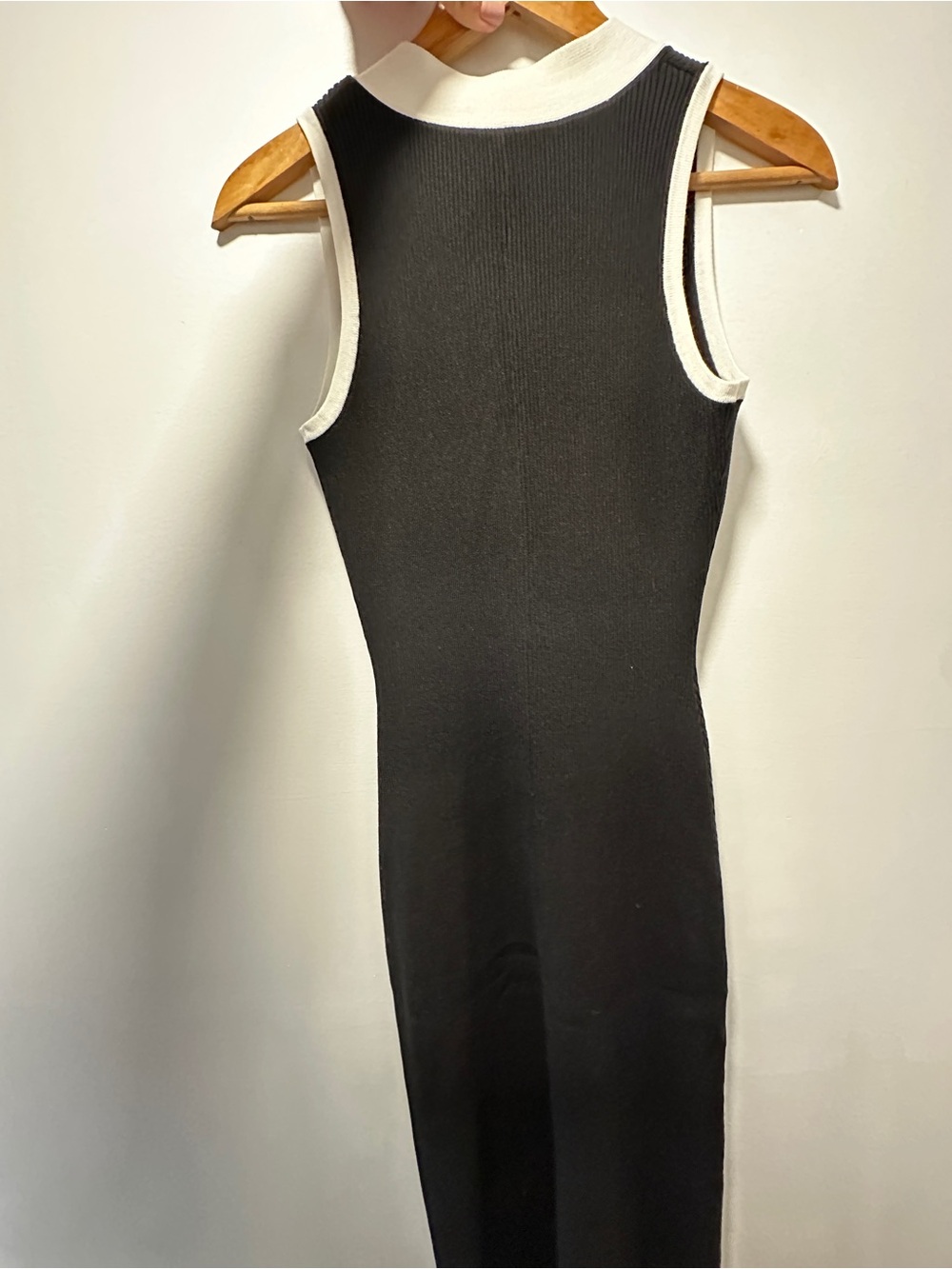 ๐NWT Commense Black Maxi Sweater Tank Dress with Cream Trim, Sz Medium - Picture 8 of 11